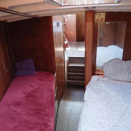 보트호텔 Old Boat *
